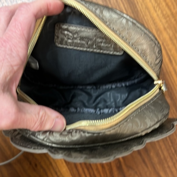 NEW Danielle Nicole Disney Cinderella 70th Anniversary Wedding Carriage Purse - Picture 6 of 10